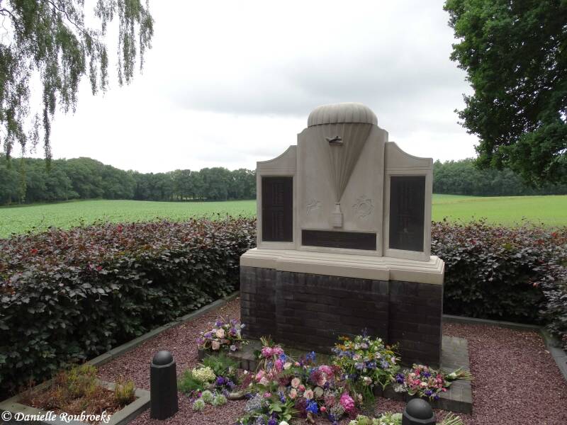 06ArnhemMonumentzo19jun16.jpg