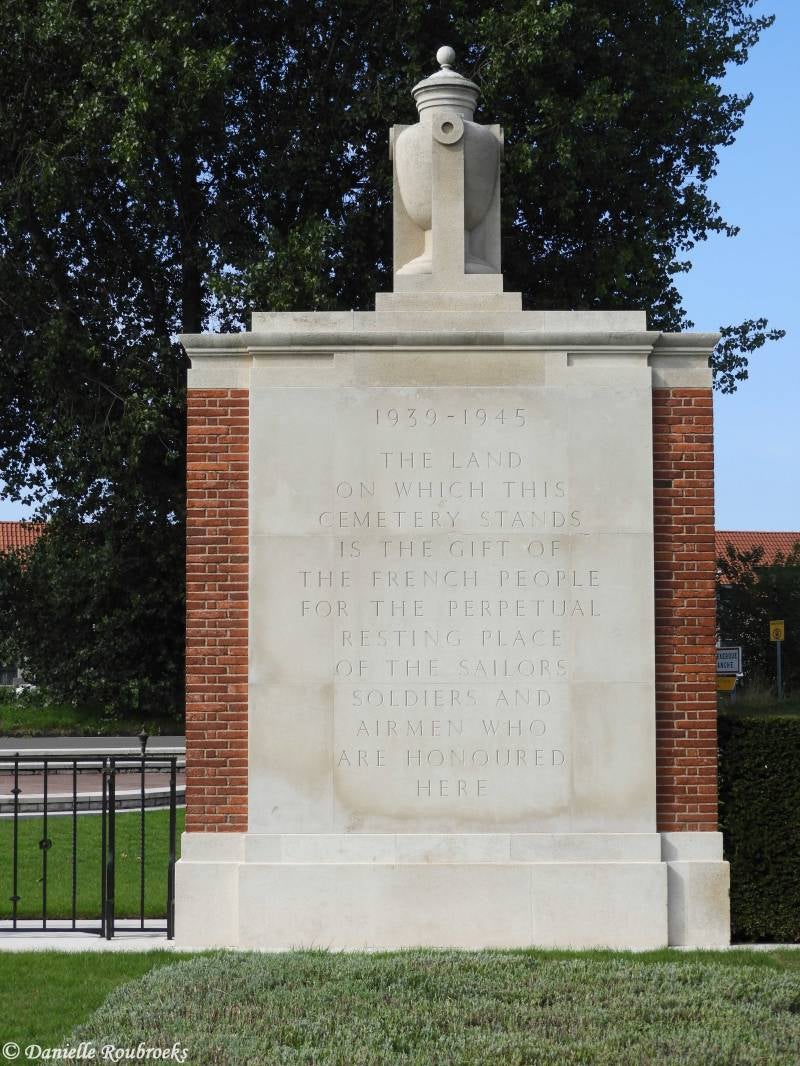 06DunkirkMemorial.jpg