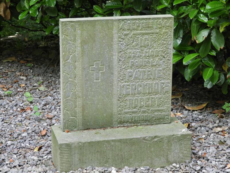 06FamilleureuxMonumentdo3jun21.jpg