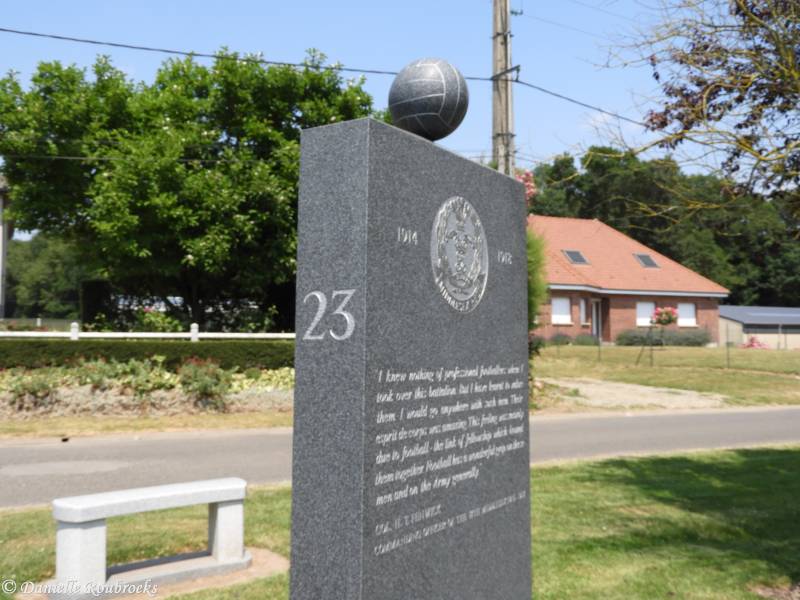 06LonguevalFootballMemorialzo8jul18.jpg