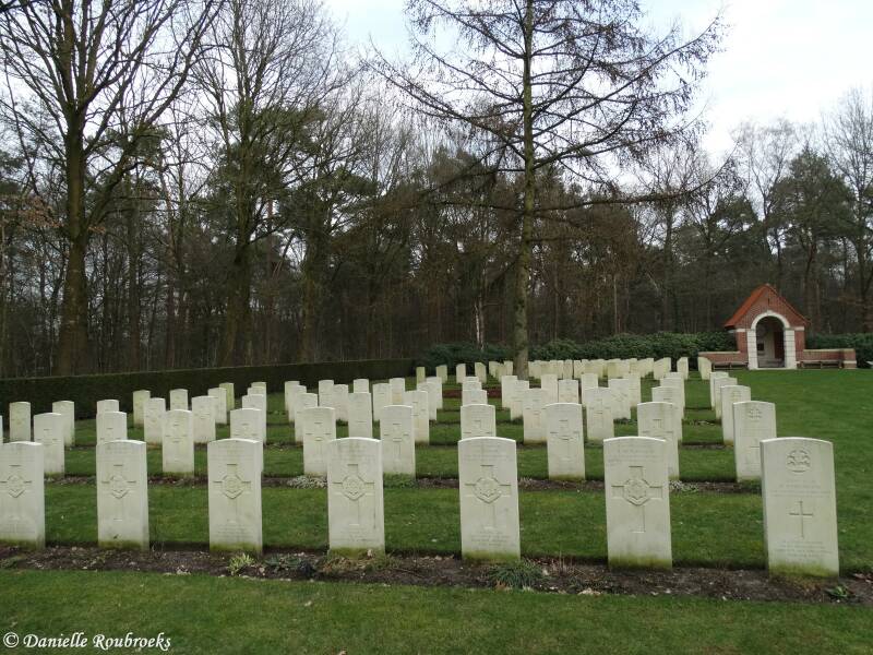 06OverloonWarCemeteryzo18feb18.jpg