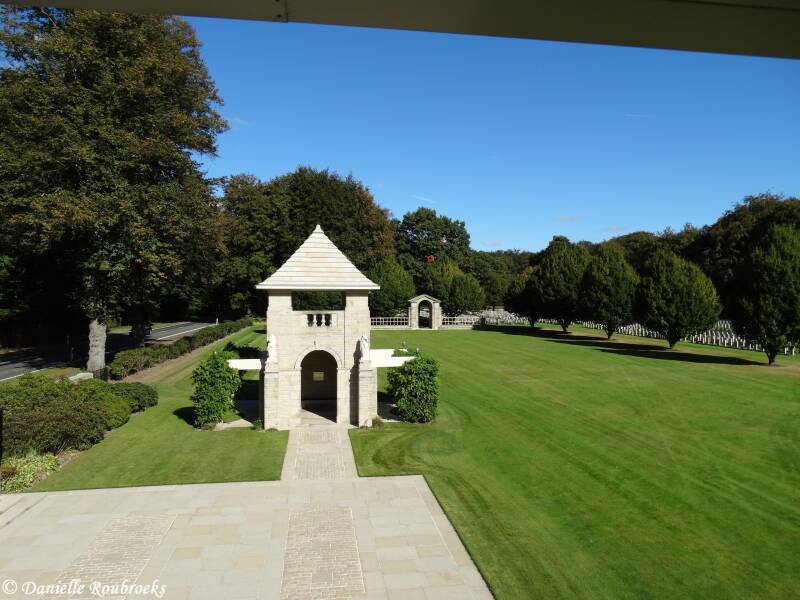 06ReichswaldForestWarCemetery.jpg