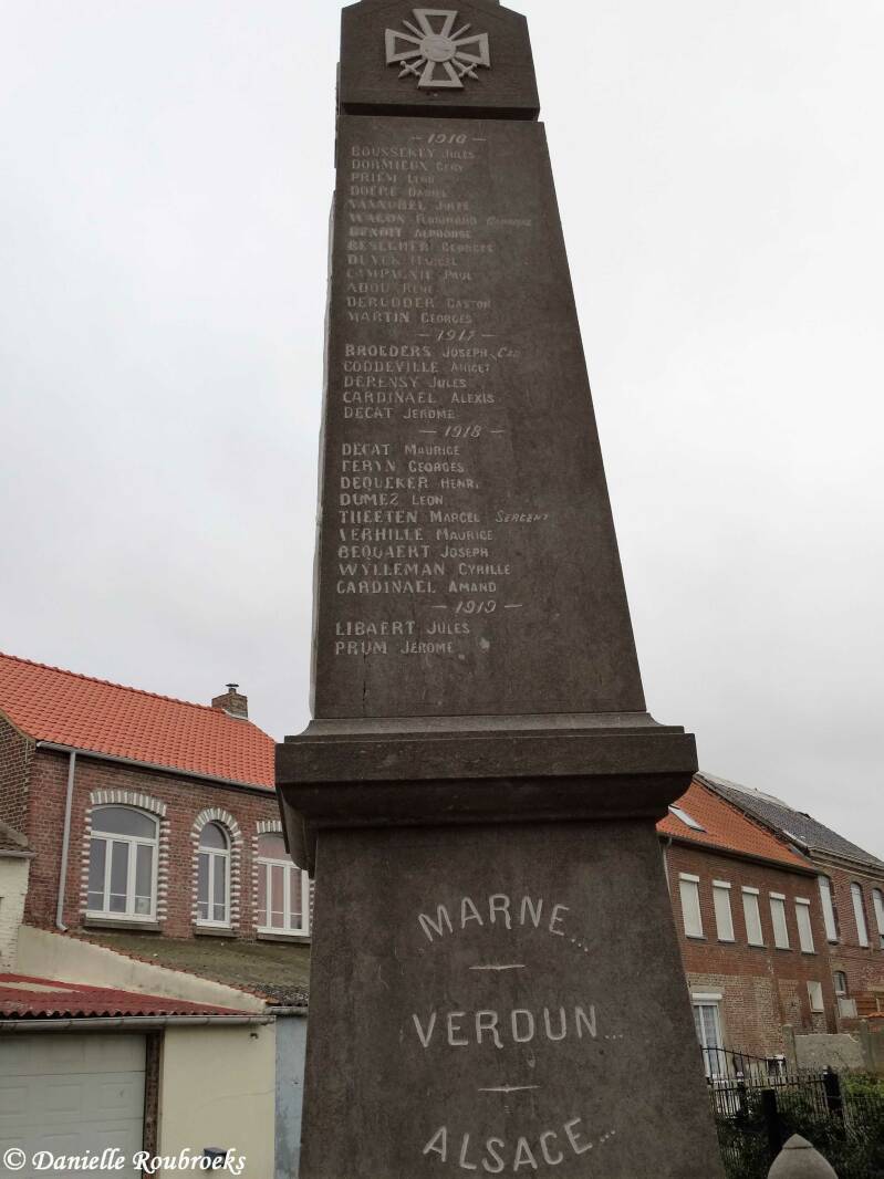 06WinnezeeleMonument.jpg