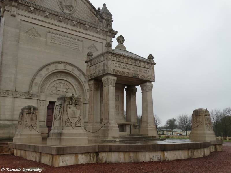 07NotreDamedeLorettewoe8ma17.jpg