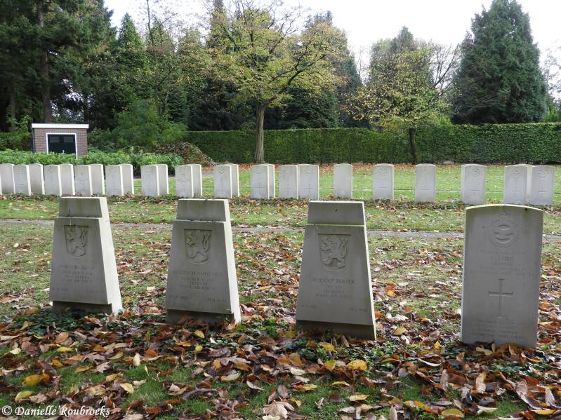 07TilburgGilzerbaanGeneralCemeteryzo22okt17.jpg