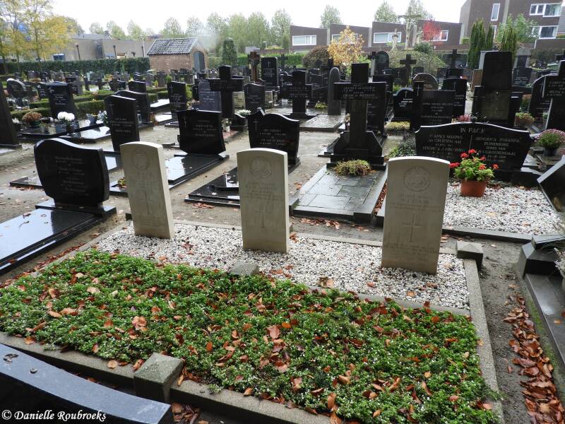07UdenhoutRCChurchyardzo22okt17.jpg