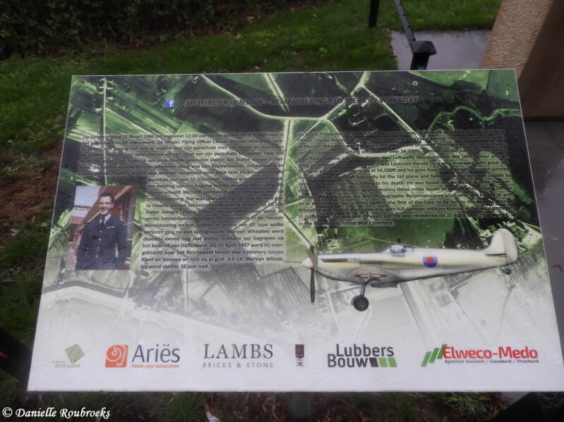 07herwenmonumentspitfirepribn3069vr14okt22.jpg
