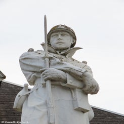 08-ficheux-monument-ma15jul24-standard.jpg