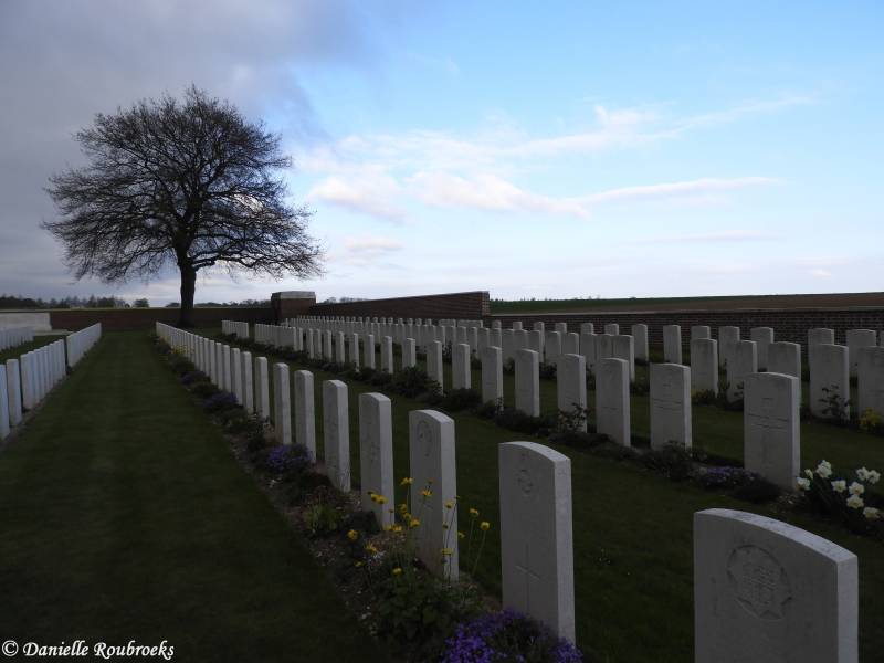 08BronfayFarmMCBray-sur-Somme.jpg