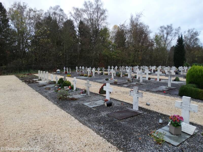 08BudelDorpleinRCCemeteryzo15nov15.jpg