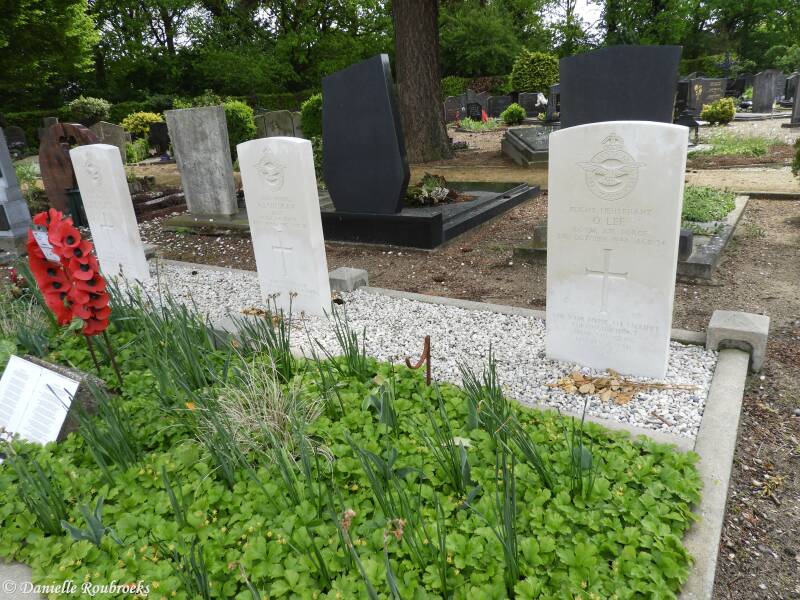 08GraveRCCemeterydi1mei18.jpg