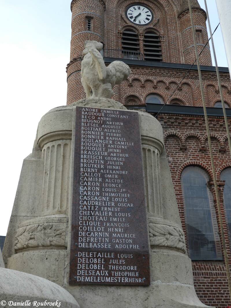 08OigniesMonumentzo11aug19.jpg