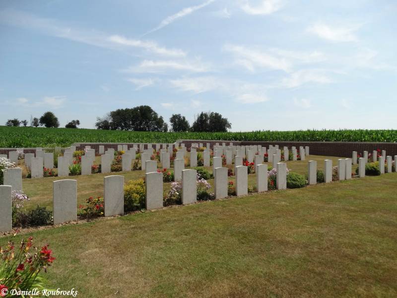 08SunkenRoadCemeterywoe17jul19.jpg