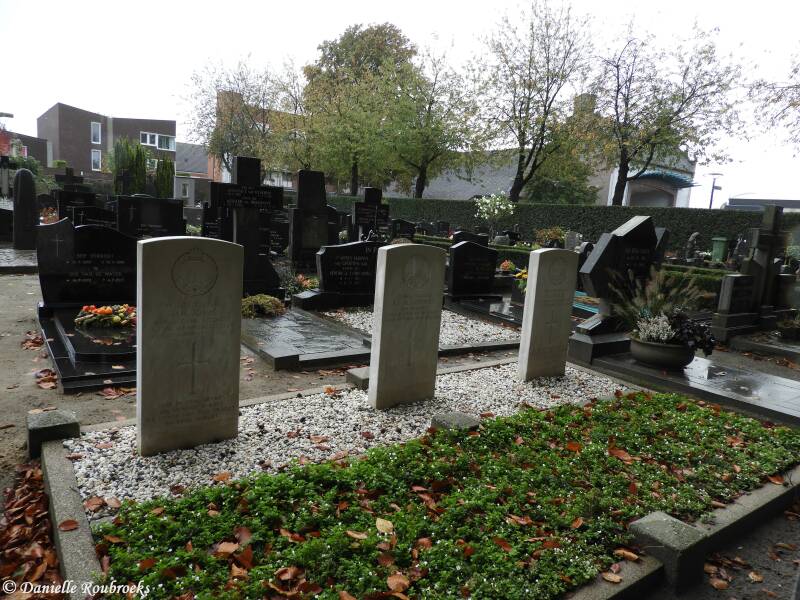 08UdenhoutRCChurchyardzo22okt17.jpg