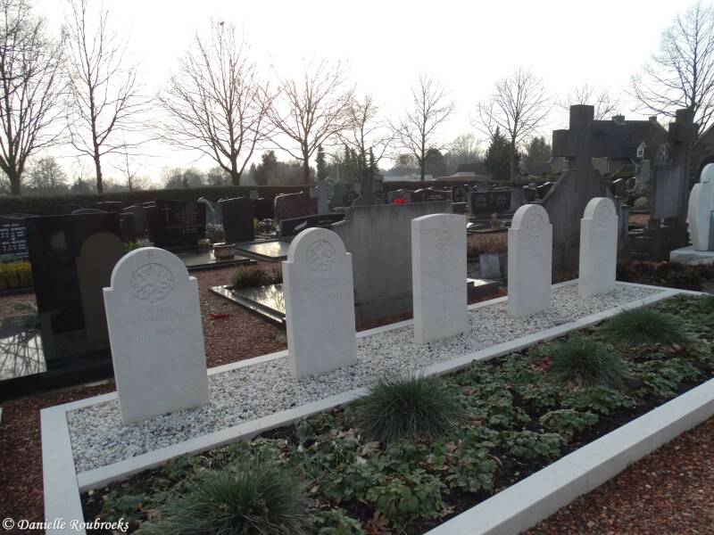 08VenloHoutBlerickRCChurchyardzo18feb18.jpg