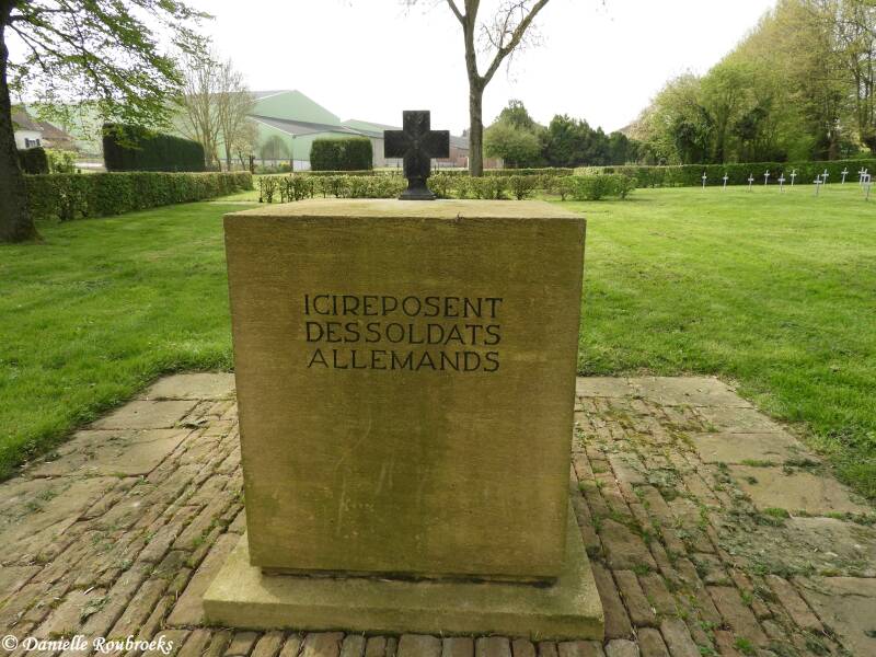 08VillersauFlosGermanCemeterydi16apr19.jpg