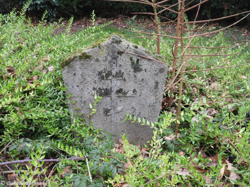 08friedrichsfeldfranzosenfriedhofdi8feb22.jpg