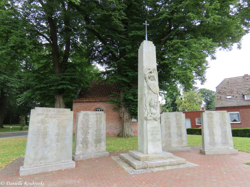 09-aschendorf-monument-di23jul24-standard.jpg