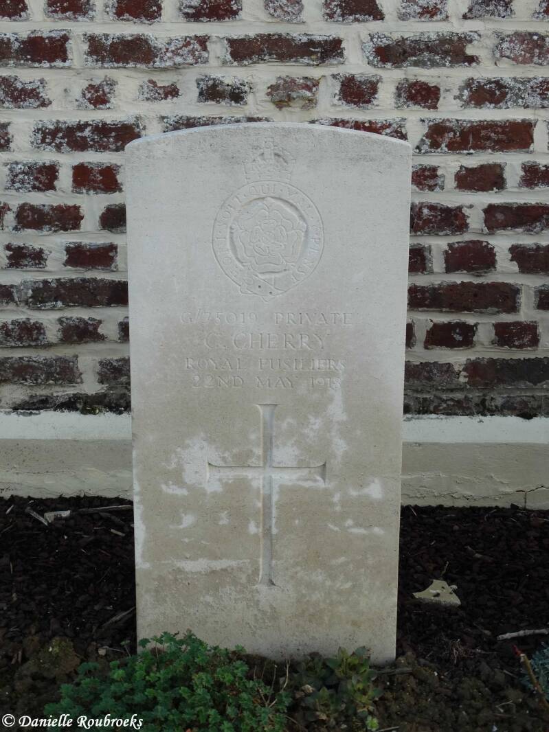 09AnnoisCommunalCemeterydo21ma19.jpg