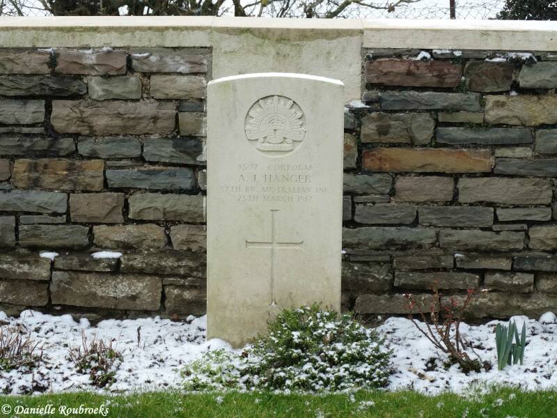 09BapaumeAustralianCemdi6feb18.jpg