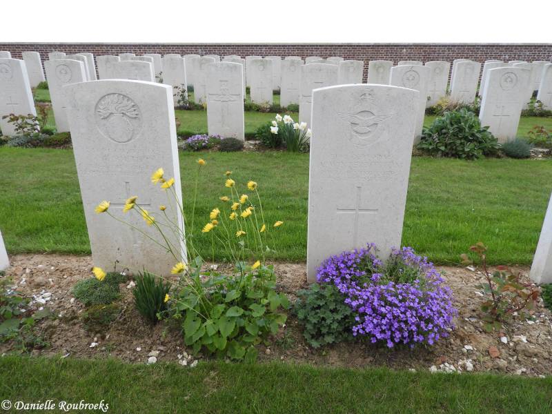 09BronfayFarmMCBray-sur-Somme.jpg