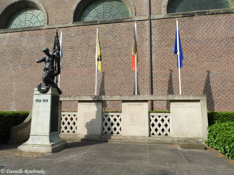 09HarelbekeMonumentwoe9jun21.jpg