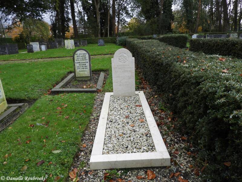 09SpijkenisseGeneralCemeteryzo5nov17.jpg