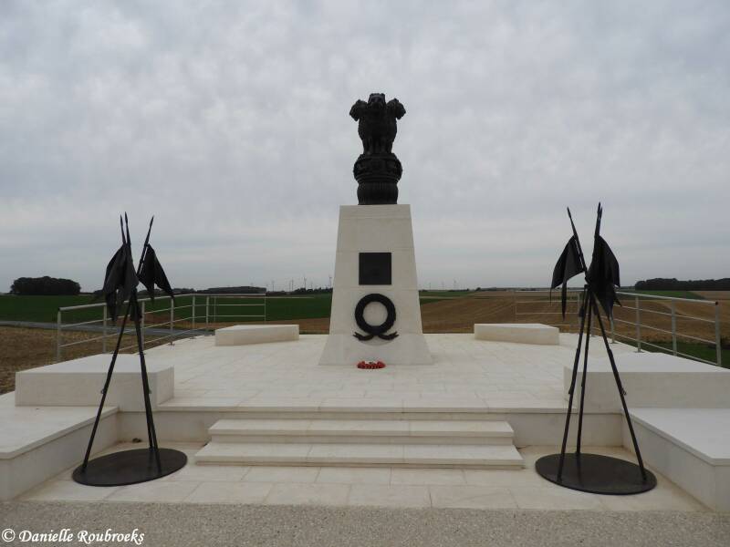 09Villers-GuislainIndianMonumentzo11aug19.jpg