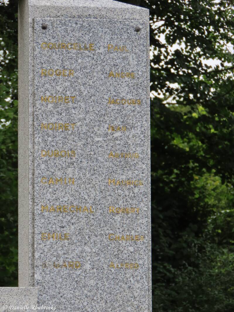 10-boves-bois-de-gentelles-monument-di16jul24-standard.jpg