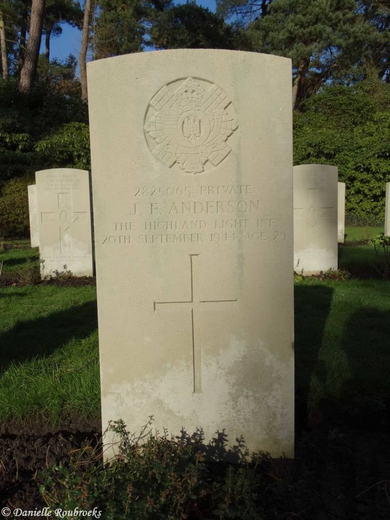 104KasterleeWarCemetery.jpg