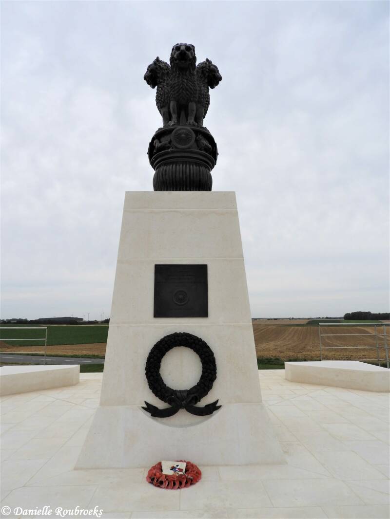 10Villers-GuislainIndianMonumentzo11aug19.jpg