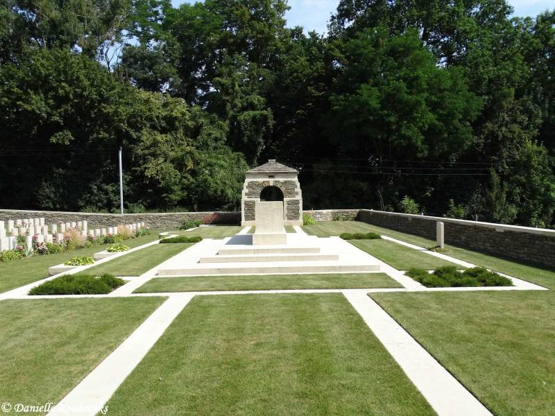 11BecourtMilitaryCemeterywoe17jul19.jpg