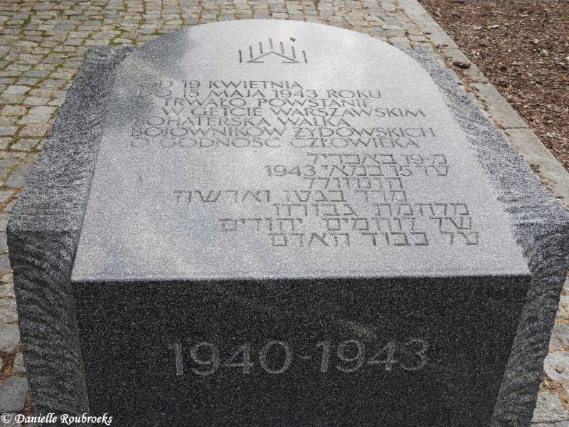 11GettoWarsaw.jpg