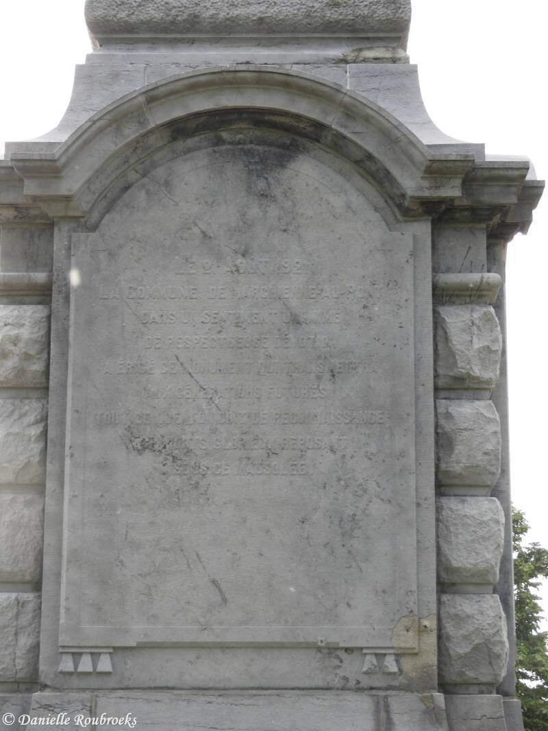 11Marchienne-au-PontMonumentdi15jun21.jpg