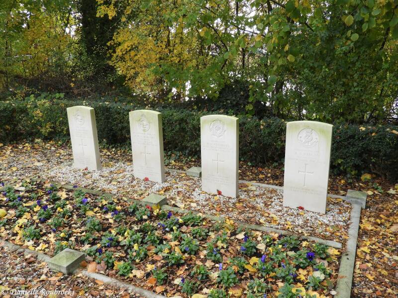 11RavensteinRCCemeterydo14nov19.jpg