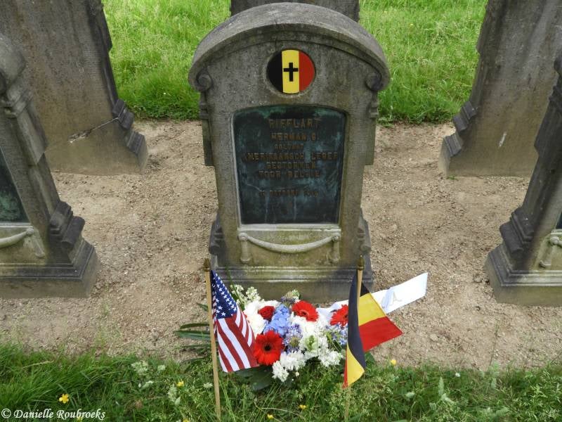 11SchoonselhofMemDay2018.jpg