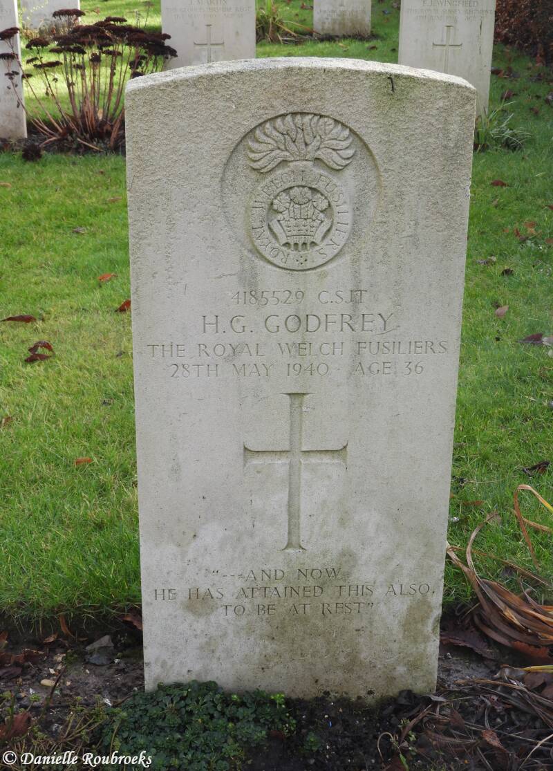 11StPolWarCemeterydi28dec21.jpg