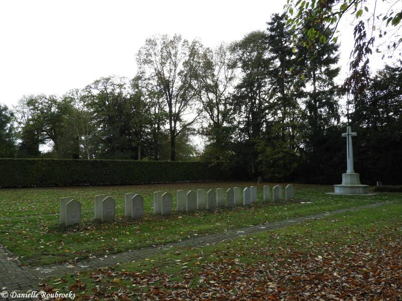11TilburgGilzerbaanGeneralCemeteryzo22okt17.jpg