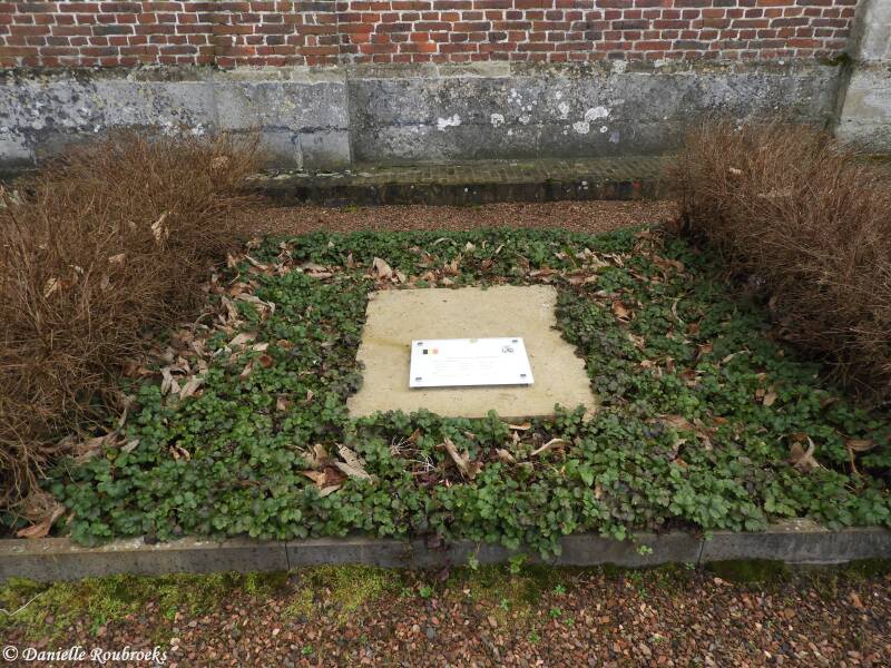 11gijzenzelechurchyardzo30jan22.jpg