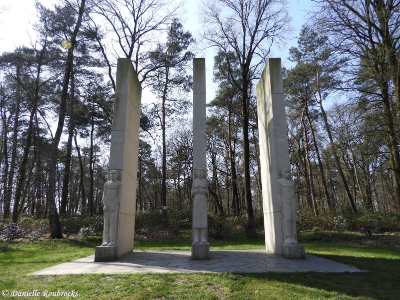 11provinciaalverzetsmonumentoverijsselzo9apr23.jpg