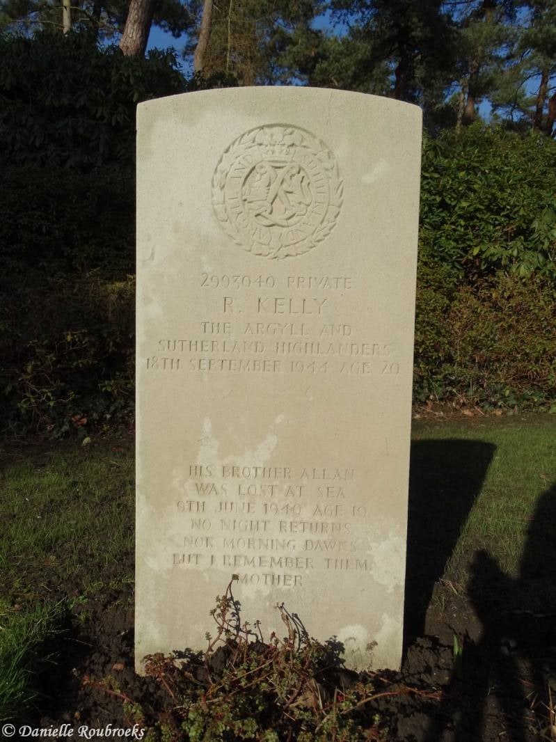 122KasterleeWarCemetery.jpg