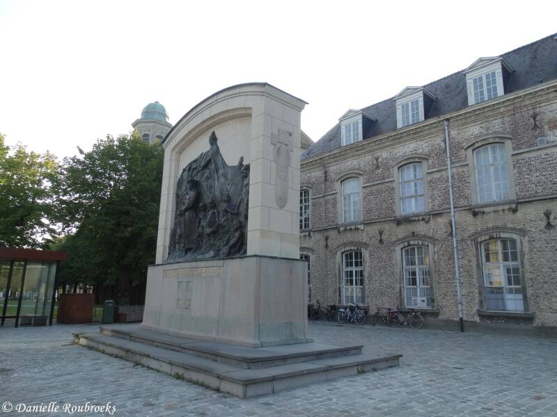 12DrongenMonumentzo13sep20.jpg