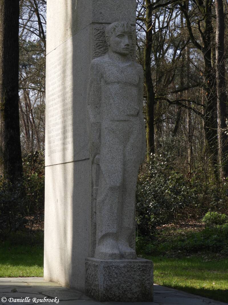 12provinciaalverzetsmonumentoverijsselzo9apr23.jpg