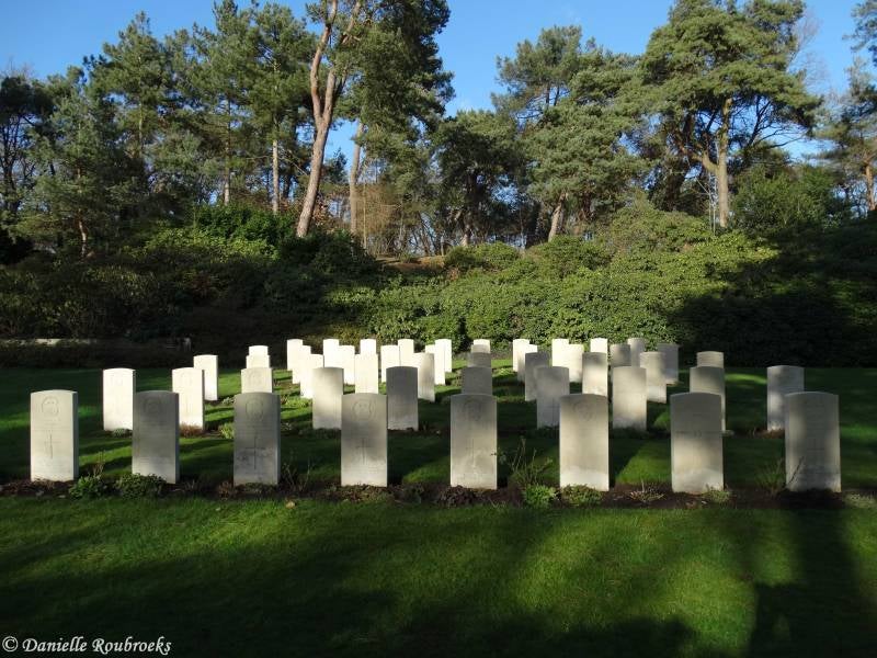 137KasterleeWarCemetery.jpg