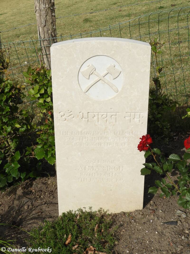 13neuville-sous-montreuilindiancemeteryza11jun22.jpg
