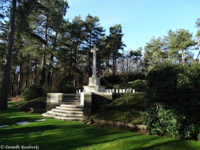 140KasterleeWarCemetery.jpg