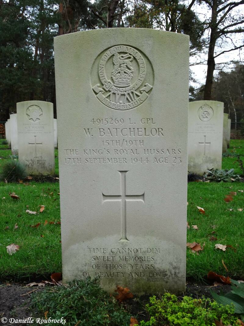 14ValkenswaardWarCemeteryzo15nov15.jpg