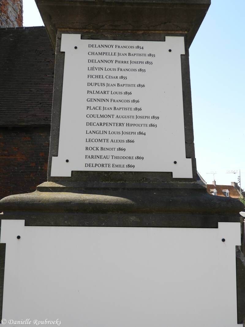 15Flines-lez-RachesMonumentma19jul21.jpg
