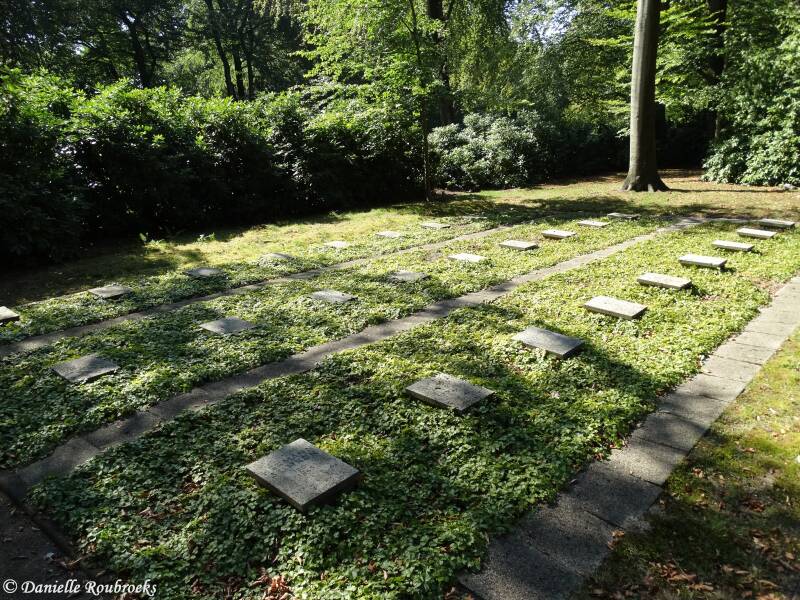 15duisburgwaldfriedhofdi13sep16.jpg