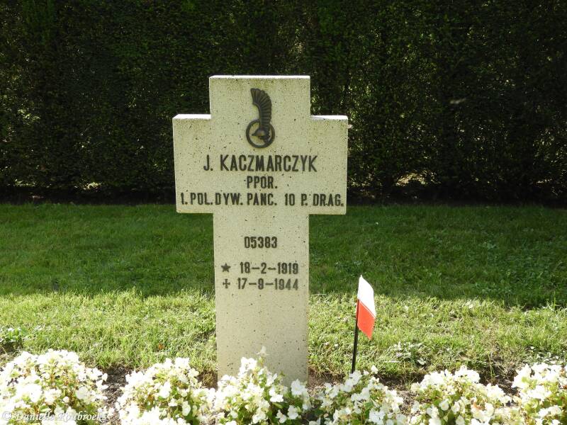16AxelCommunalvr17sep21.jpg